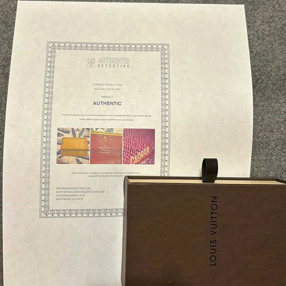 Louis Vuitton 1998 Epi Key Holder -Yellow. Made in Spain with COA,Box & Dustbag